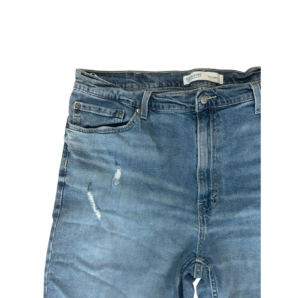 Signature by Levi Strauss & Co. Men's Denim Jean Shorts Size 40 Blue Distressed - Picture 2 of 7